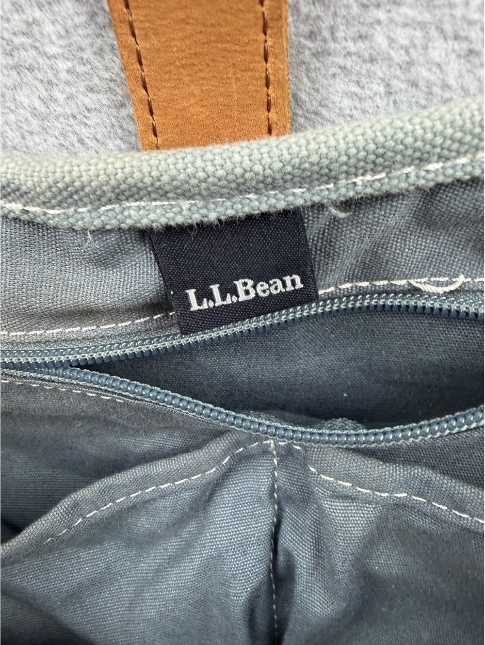 L.L.Bean Canvas Boat and Tote Bag Leather Trim Buckle Shoulder Carryall - Picture 7 of 14